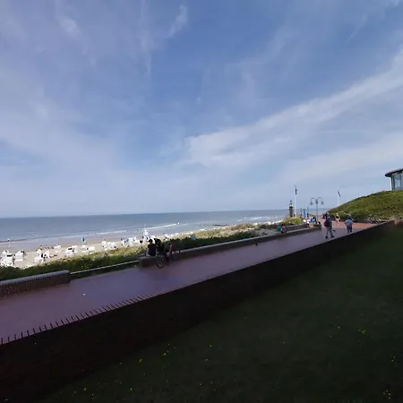 Haus Monopol - Bella Estella * ヴァンガーオーゲ